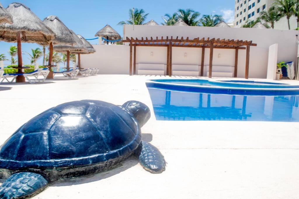 Cancun Marlin 32 Luaran gambar