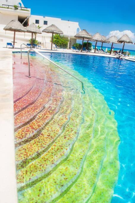 Cancun Marlin 32 Luaran gambar