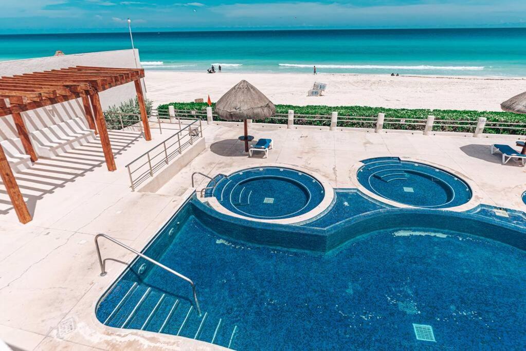 Cancun Marlin 32 Luaran gambar