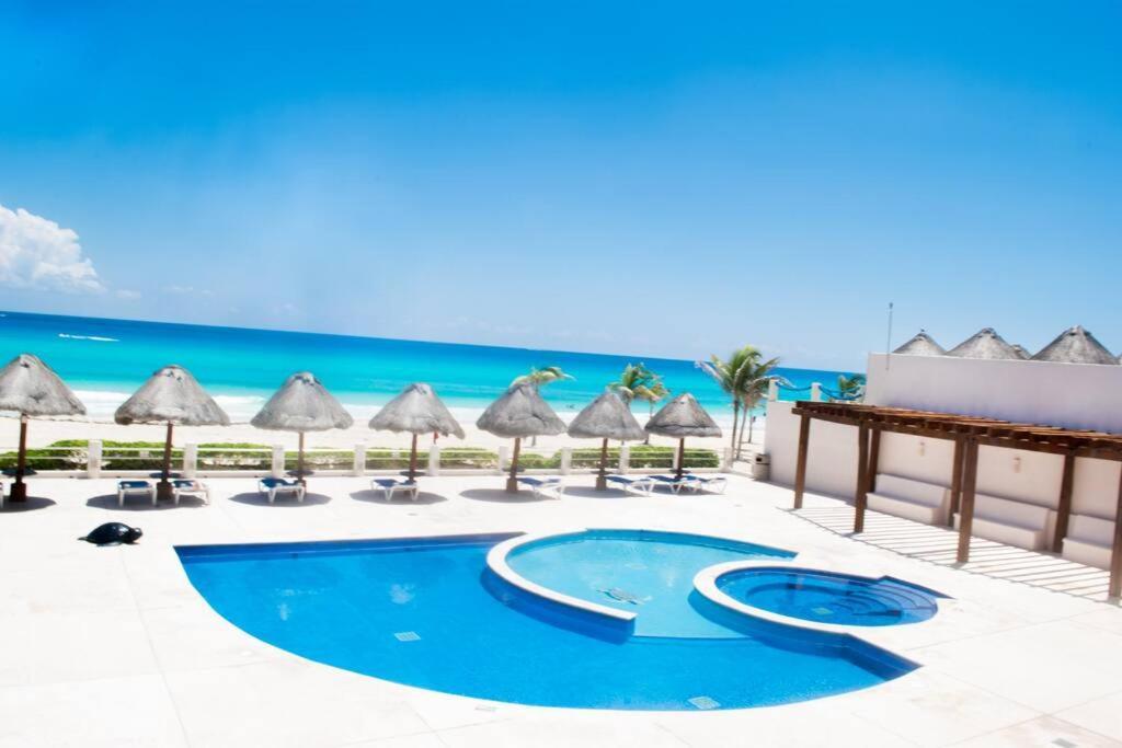 Cancun Marlin 32 Luaran gambar