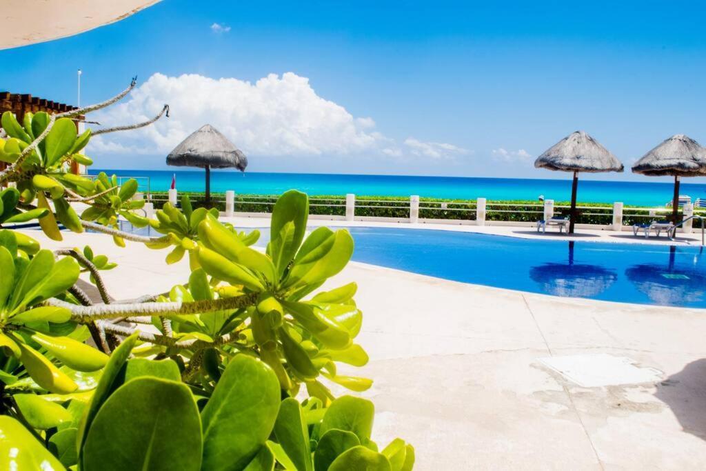 Cancun Marlin 32 Luaran gambar